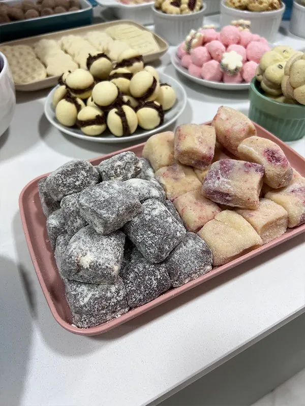 Sequilhos sortidos em bandejas
